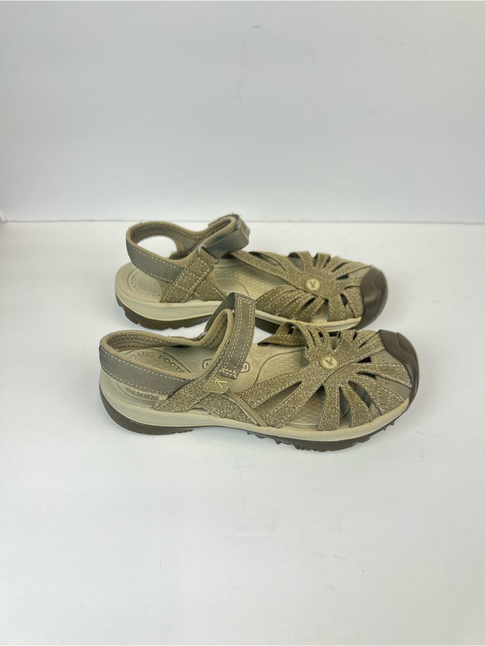 Keen Women's Taupe Strappy Closed-Toe Sandals 7.5